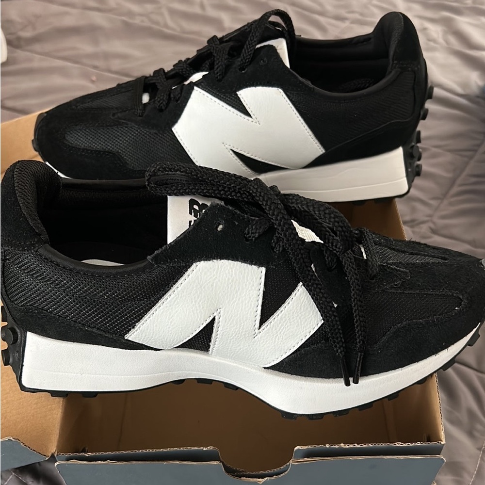 New Balance 327